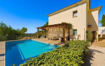 A beautiful villa combining privacy, luxury and comfort.